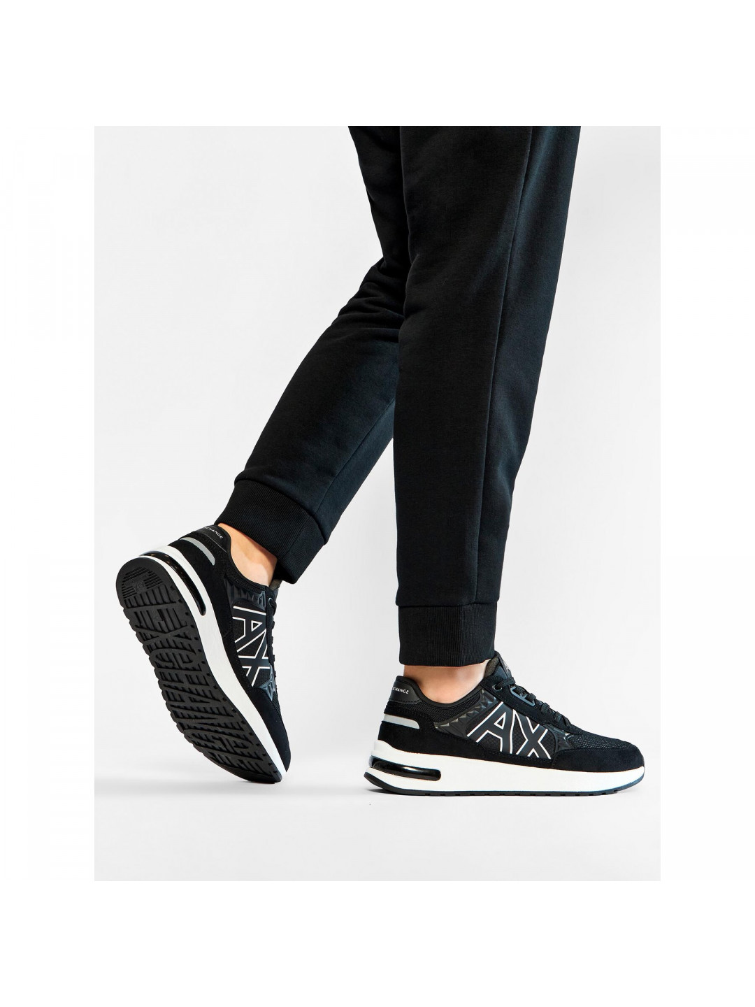 Sneakersy Armani Exchange XUX090 XV276 00002 Černá